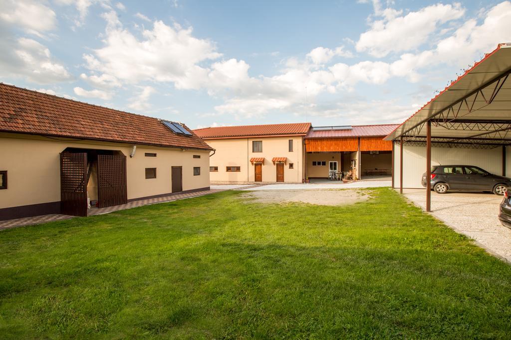 Pensiunea Dor De Casa Pestenita ภายนอก รูปภาพ